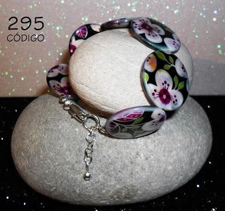 Concha, lava y arcilla polimérica.