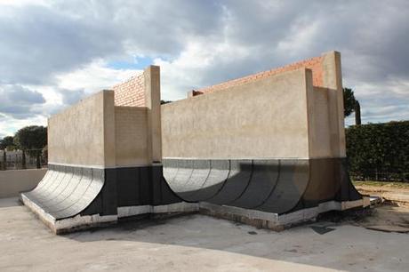 7 NUEVAS IMÁGENES DE OBRA DE UNA EXCLUSIVA VIVIENDA UNIFAMILIAR DE MADRID: COLOCACIÓN DE PIEDRA EN FACHADA