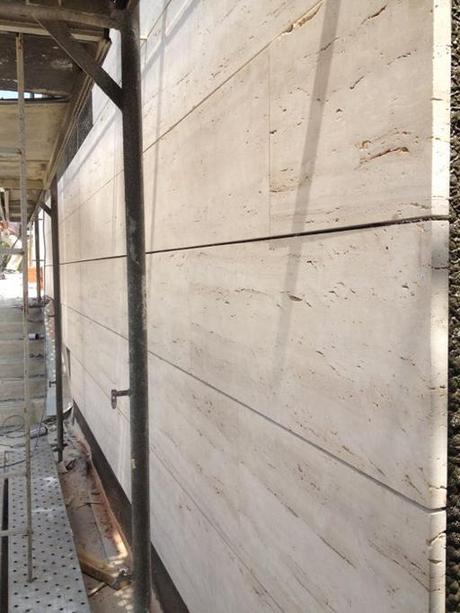 A-cero Projects NUEVAS IMÁGENES DE OBRA DE UNA EXCLUSIVA VIVIENDA UNIFAMILIAR DE MADRID: COLOCACIÓN DE PIEDRA EN FACHADA