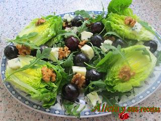 ENSALADA CON UVAS NEGRAS