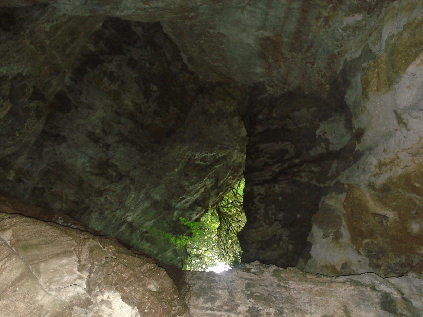 EL FENÓMENO DE LA INTERMITENCIA DEL AGUA, DE LA FUENTE, CUEVA DE FONTESTORBES ,BÉLESTA, FRANCIA...25-08-2013...