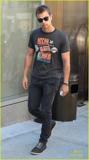 Theo James, Shailene Woodley y Miles Teller en los MTV VMAs 2013