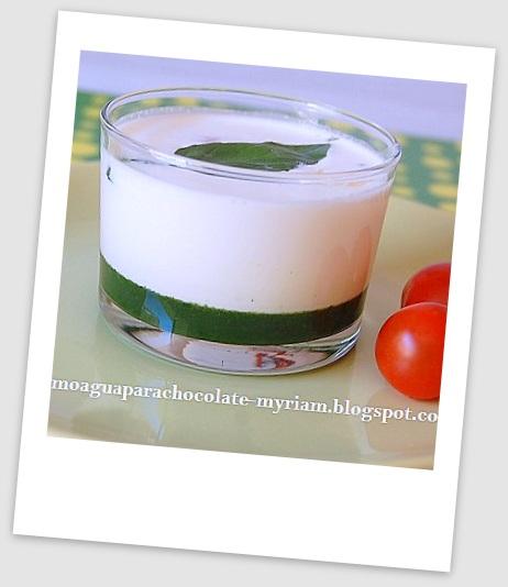 SOPA FRÍA DE MOZZARELLA Y ALBAHACA