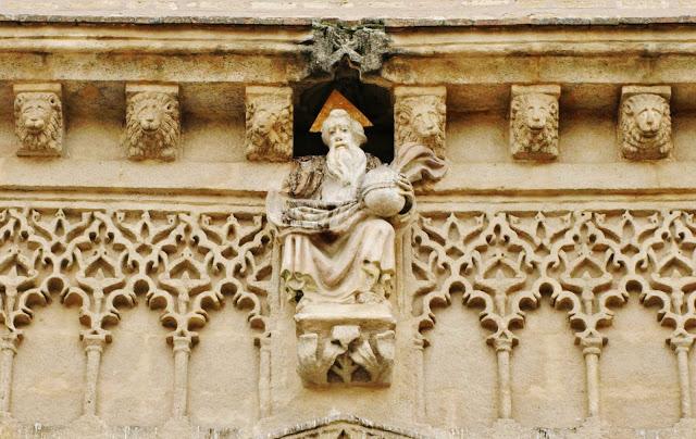 La Iglesia de San Marcos (2): la portada.