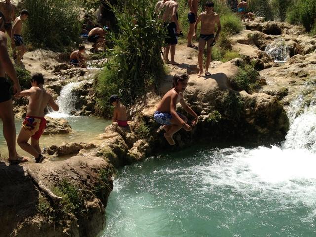 Salto entre la laguna Lengua y la laguna Salvadora 2013