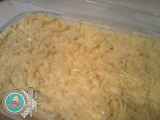 Filete de panga en salsa de tomate con puré de patatas gratinado.