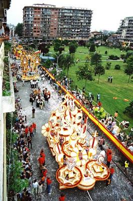 Nos vamos de fiesta. Batalla de las flores en Laredo
