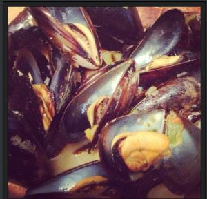 mejillones en salsa de tomate picante