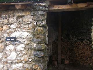 Casa Gale, Búbal, Polidas chamineras