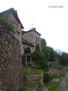 Vistas de Búbal, valle de Tena, Polidas chamineras
