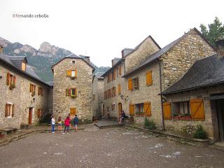 Plaza de La Constitución, Búbal, Polidas chamineras