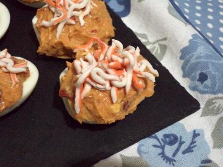 Huevos Rellenos de Atún y Piquillos