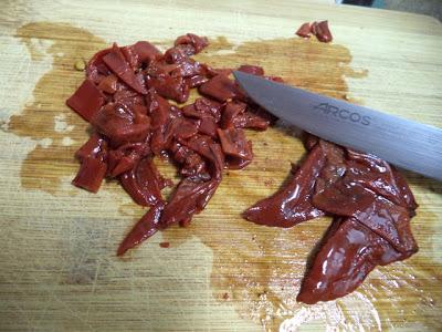 Huevos Rellenos de Atún y Piquillos