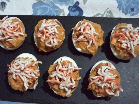 Huevos Rellenos de Atún y Piquillos