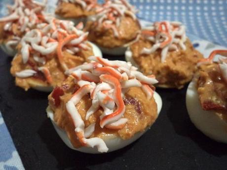 Huevos Rellenos de Atún y Piquillos