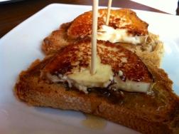 Canapé de queso de cabra y miel