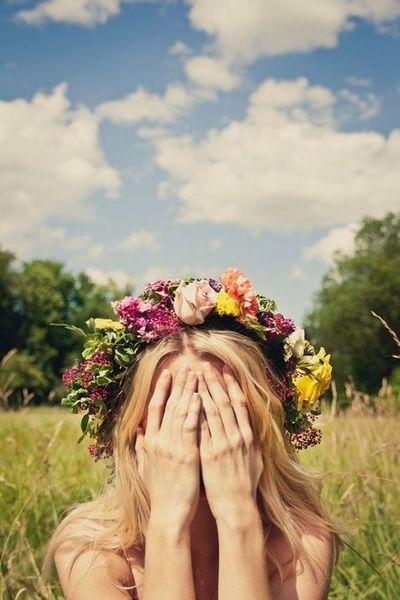 Pelo: Coronas de flores, lo mas trendy y romántico este verano flower-crown