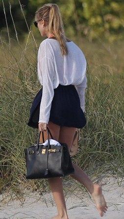 Kate Moss y más famosos, en la playa con un Birkin de Hermès