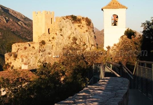Castillo de Guadalest, una villa histórica en la sierra alicantina