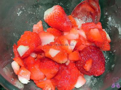 MIL HOJAS CON CREMA PASTELERA Y FRESAS