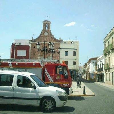 Cae un rayo en la espadaña de la Iglesia de San Juan en Almadén