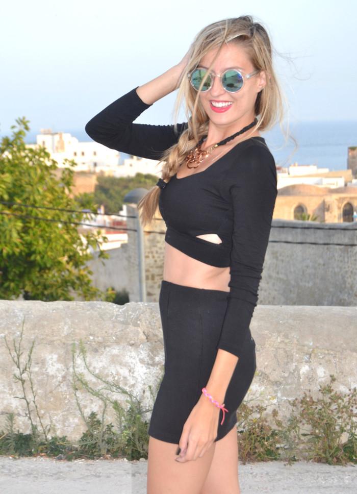 Black and white trend outfit