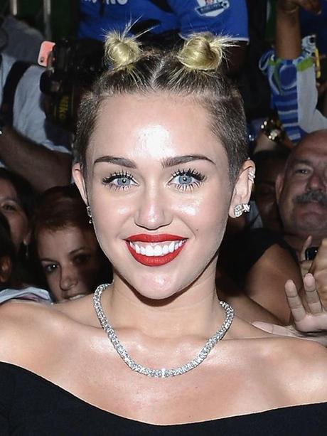 miley-cyrus-make up mtv-vmas-2013-ftr