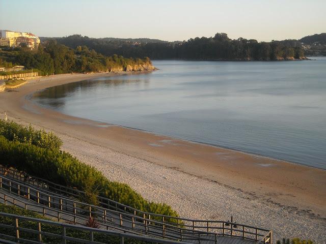 Playa pequeña de Miño o Ribeiriña- A Coruña (España)