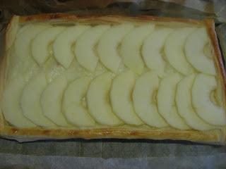 TARTA DE MORAS, MANZANA Y FRUTOS ROJOS