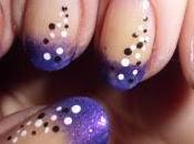Manicura, sobrenatural.Morada puntitos. manicuras