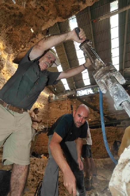 CAPELLADES...BARCELONA, HERRAMIENTAS NEANDERTALES DE HACE 58.000 AÑOS EN BARCELONA...31-08-2013