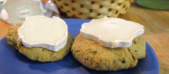 Galletas de tomates secos y albahaca