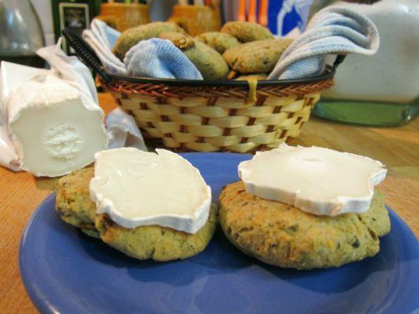 Galletas de tomates secos y albahaca
