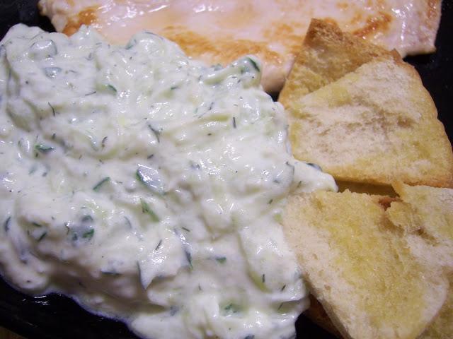 TZATIZIKI o SALSA DE PEPINO Y YOGUR