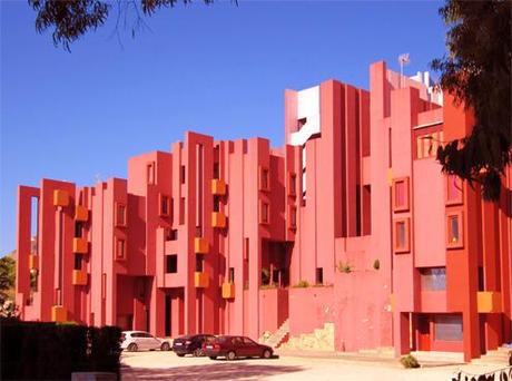 La Muralla Roja de Bofill cumple 40 años
