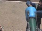 Siria: Terroristas disparando cohetes químicos video]