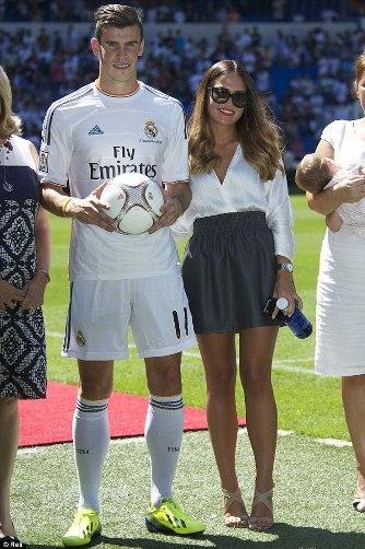 El look de Gareth Bale y Emma Rhys-Jones Bale en la presentación del jugador en Madrid