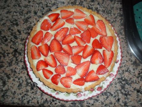 Tarta de crema y fresas