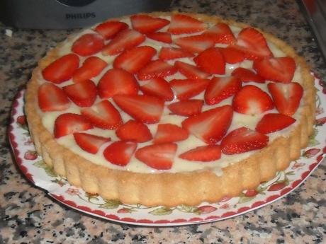 Tarta de crema y fresas
