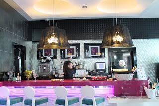 HOTEL HOLIDAY HYDROS HOTEL HOLIDAY HYDROS