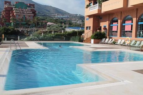 HOTEL HOLIDAY HYDROS HOTEL HOLIDAY HYDROS
