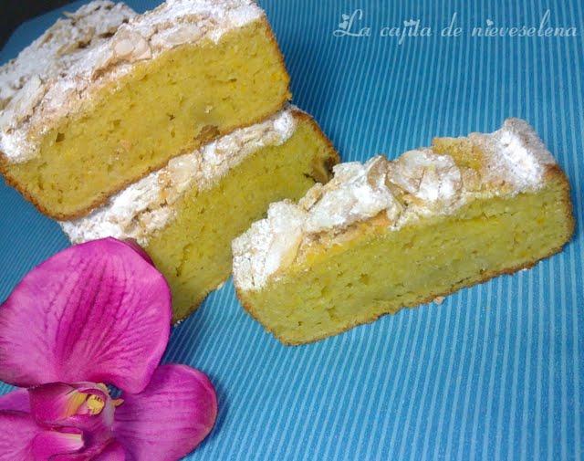 Cake de naranja e higos secos al ron con almendras