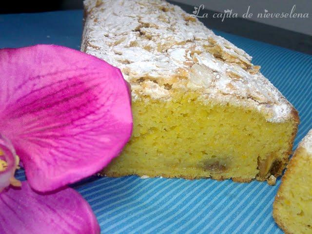 Cake de naranja e higos secos al ron con almendras