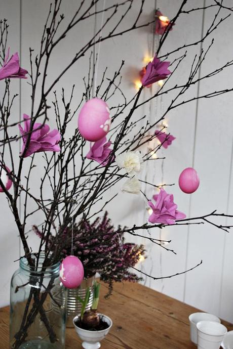 DIY.....UNA GUIRNALDA DE FLORES HECHAS CON HUEVERAS