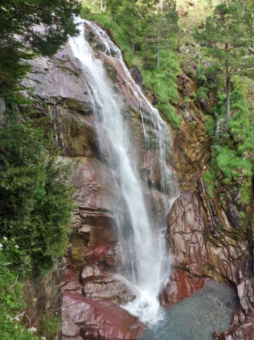 Salto de agua en la senda de las Cascadas