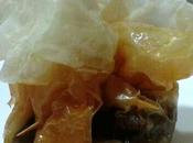 Bolsitas pasta filo rellenas morcilla, calabacín cebolla