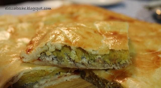 Empanada de boquerones en escabeche