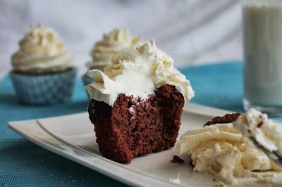 Receta cupcakes chocolate con frosting de coco