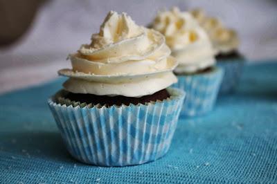 Receta cupcakes chocolate con frosting de coco