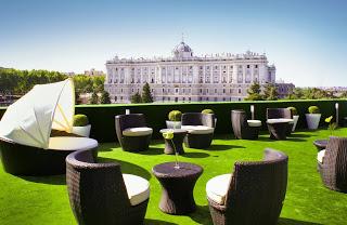 Apartosuites Jardines de Sabatini: Pequeña gran postal de Madrid